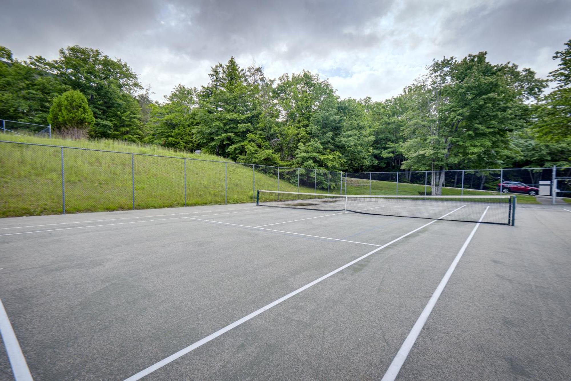 Bartlett Condo With Mountain View And Outdoor Pool! Exterior photo